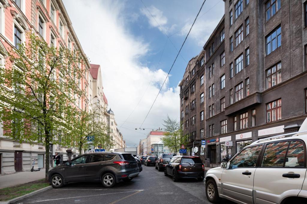 Cozy 2 Bedroom Apartment In Riga Centre ภายนอก รูปภาพ